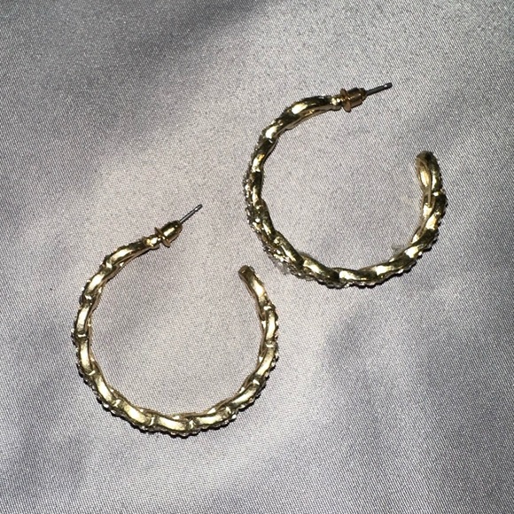 ❌SOLD❌ GOLD CHAIN EARRINGS - Picture 2 of 3